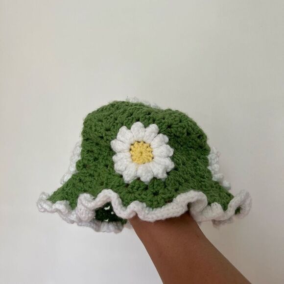 No Brand Accessories - Crochet daisy bucket hat